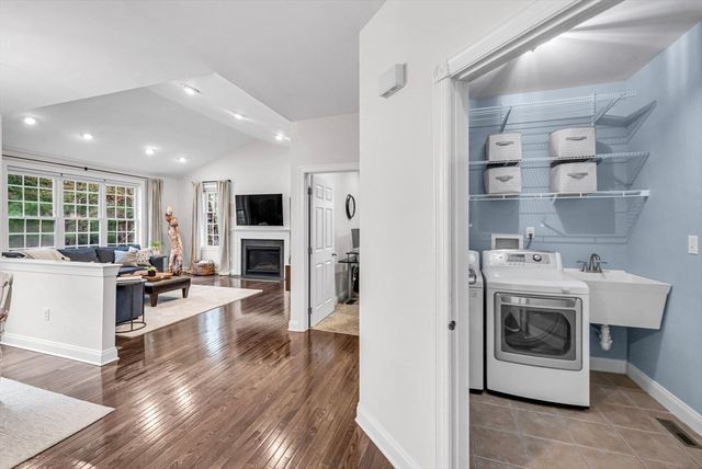 16 York Cir, Walpole, MA 02032