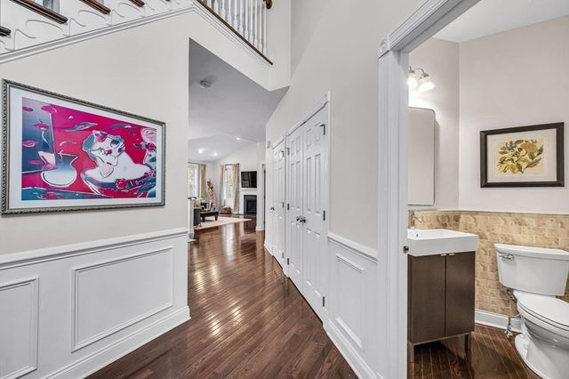 16 York Cir, Walpole, MA 02032