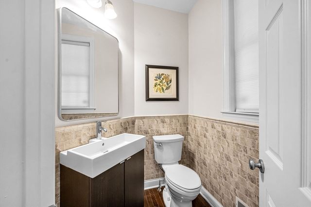 16 York Cir, Walpole, MA 02032