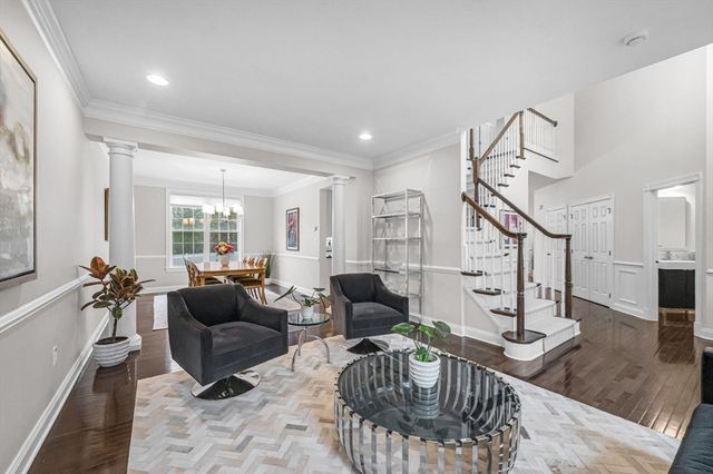 16 York Cir, Walpole, MA 02032