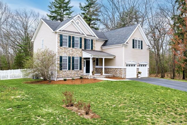 16 York Cir, Walpole, MA 02032