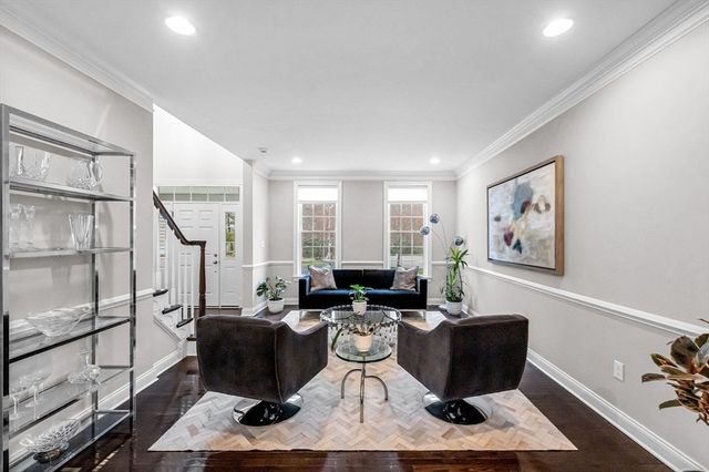 16 York Cir, Walpole, MA 02032