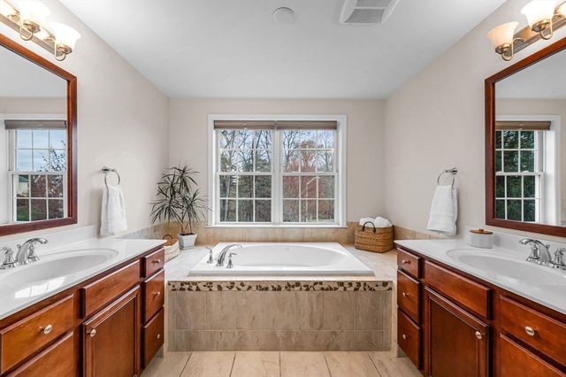 16 York Cir, Walpole, MA 02032