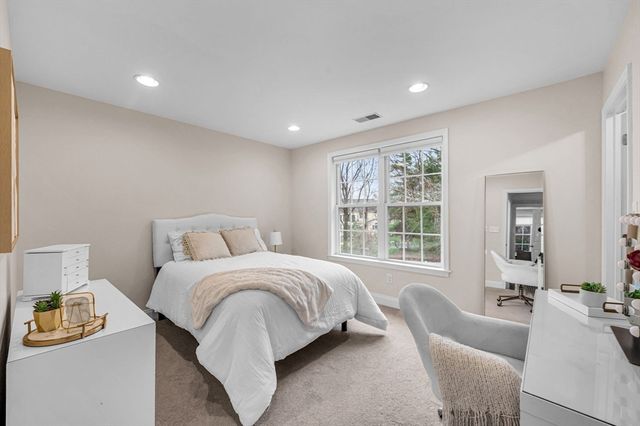 16 York Cir, Walpole, MA 02032