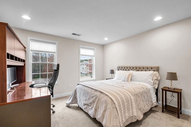 16 York Cir, Walpole, MA 02032