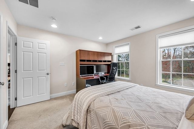 16 York Cir, Walpole, MA 02032