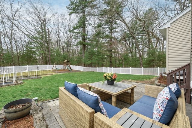 16 York Cir, Walpole, MA 02032