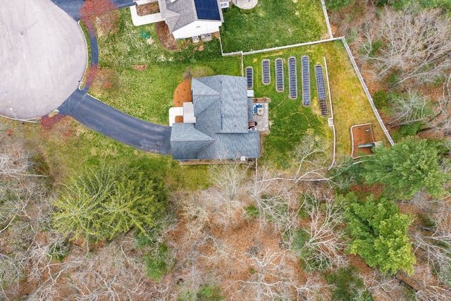 16 York Cir, Walpole, MA 02032