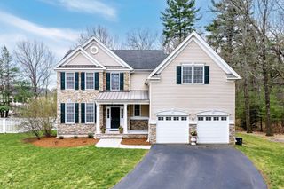 16 York Cir, Walpole, MA 02032