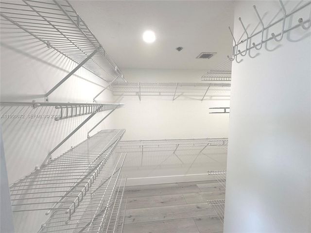 9340 Fontainebleau Blvd 406, Miami, FL 33172