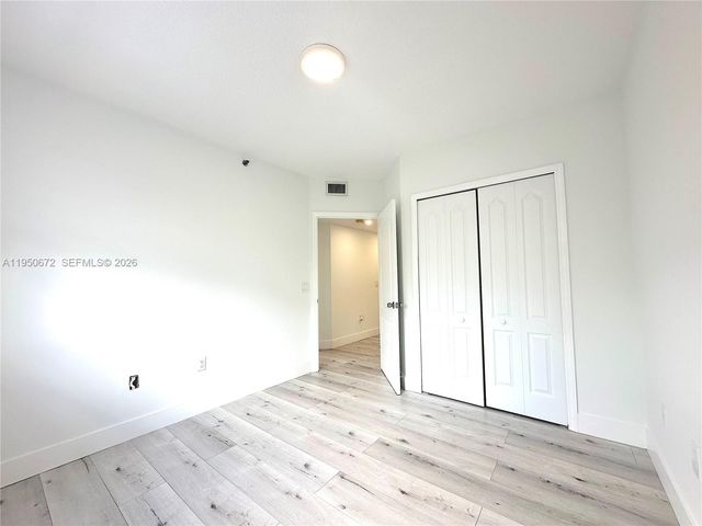 9340 Fontainebleau Blvd 406, Miami, FL 33172