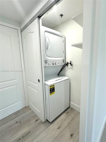 9340 Fontainebleau Blvd 406, Miami, FL 33172