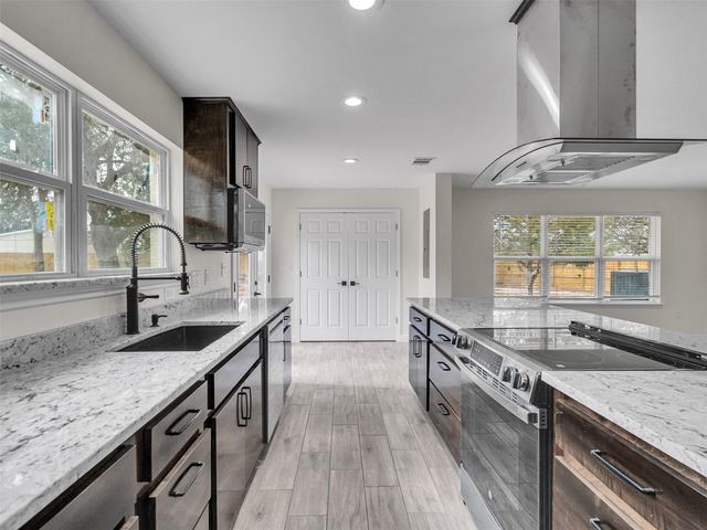 4835 County Road 380, Houston, TX 77583