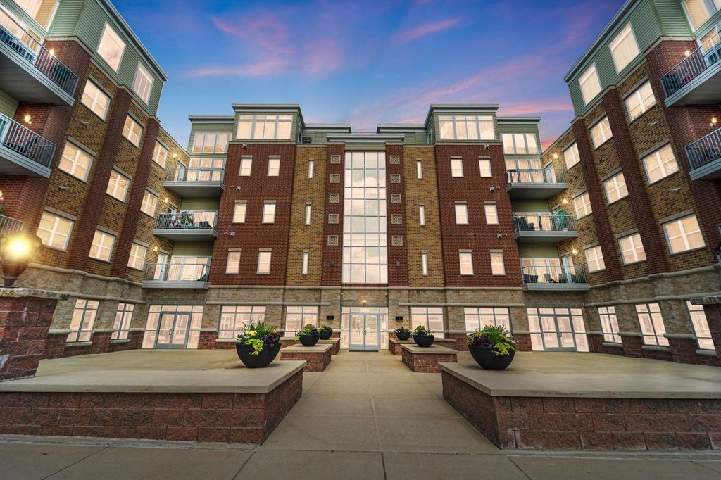 6330 W Greenfield AVENUE #305, West Allis, WI 53214