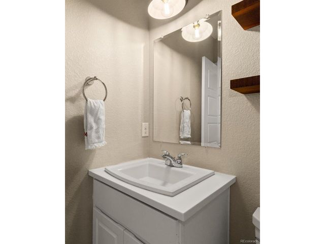 5234 Chester St, Denver, CO 80238