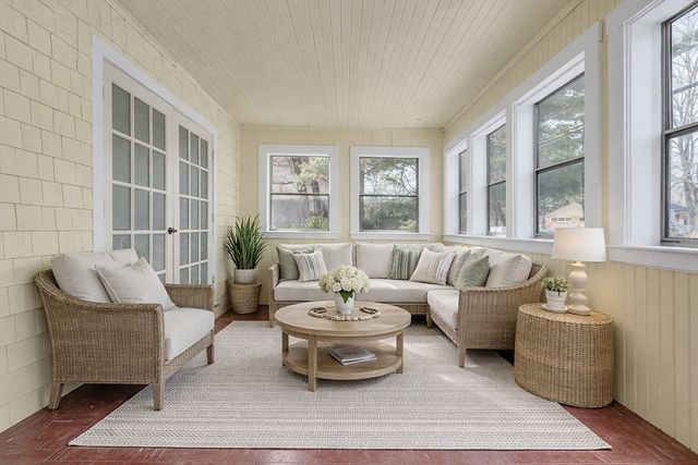 27 Border Rd, Natick, MA 01760