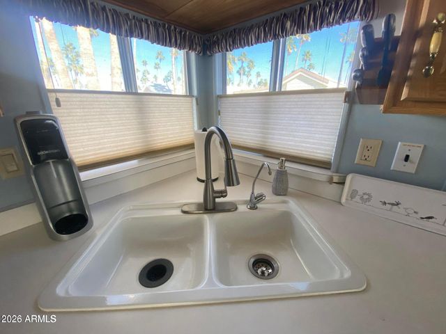 1087 S SHOSHONE Drive 87, Apache Junction, AZ 85119