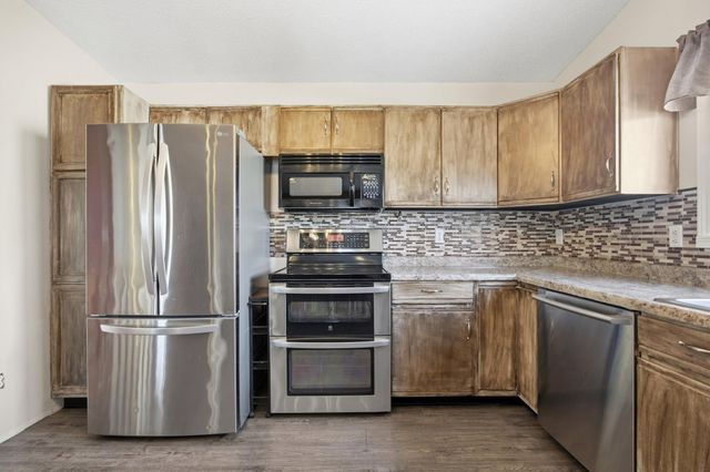 3324 39th Avenue S, Fargo, ND 58104