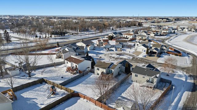 3324 39th Avenue S, Fargo, ND 58104