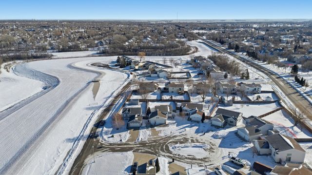 3324 39th Avenue S, Fargo, ND 58104