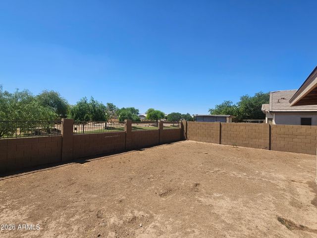 7331 W Raymond Street, Phoenix, AZ 85043