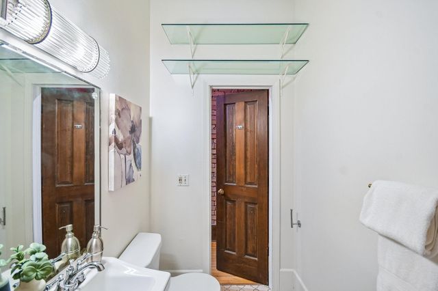 605 S 9th Street 6, Minneapolis, MN 55404