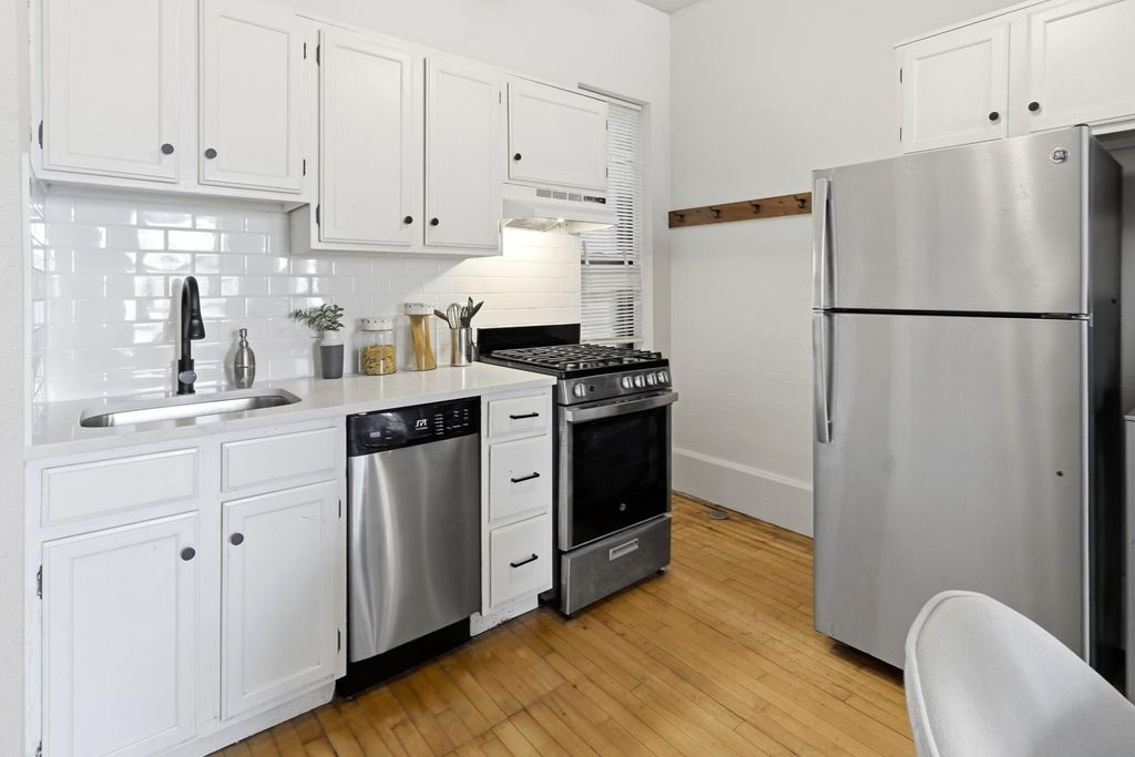 605 S 9th Street 6, Minneapolis, MN 55404 — photo 2