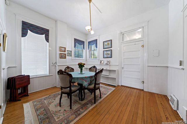 623 Augusta, San Antonio, TX 78215