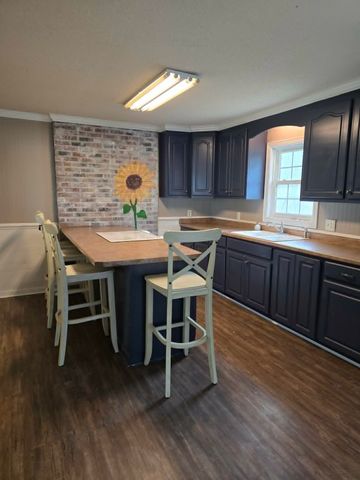 200 Cocoa Road, Inman, SC 29349