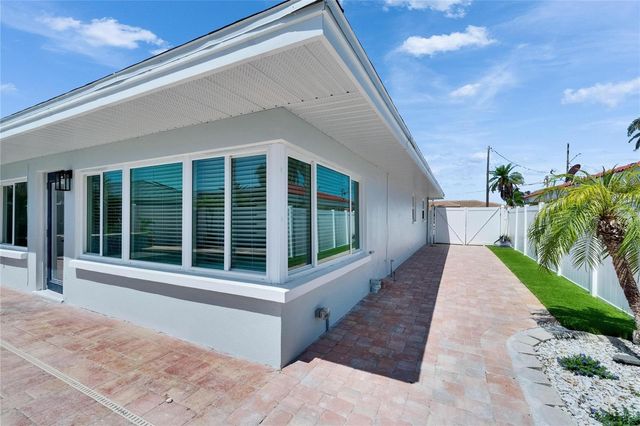 1492 SEA GULL DRIVE S, South Pasadena, FL 33707