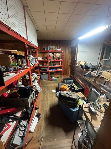 118 Adams, East Brookfield, MA 01515