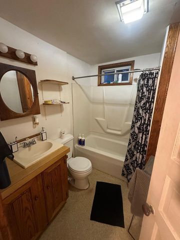 118 Adams, East Brookfield, MA 01515