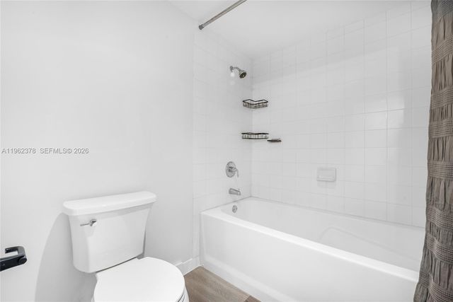 7270 SW 88th St B303, Miami, FL 33156