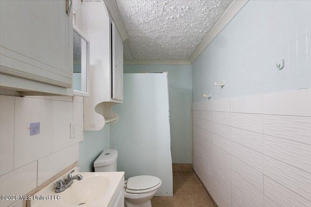 1446 Lakeview Avenue, Jackson, MS 39212