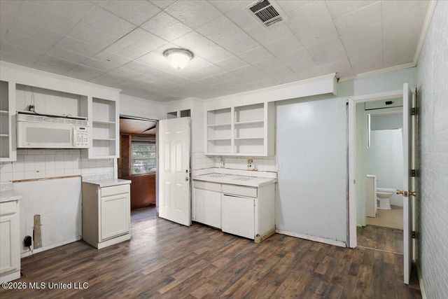 1446 Lakeview Avenue, Jackson, MS 39212