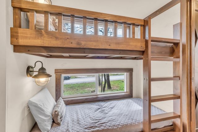 740 Waters Edge Way, Tracy City, TN 37387