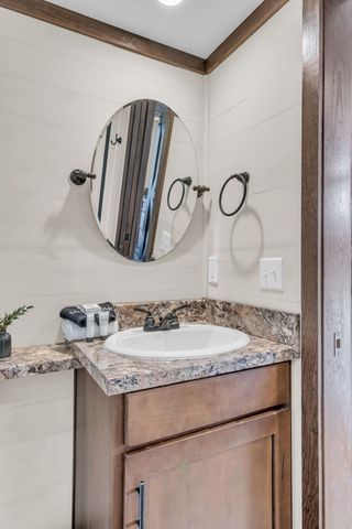 740 Waters Edge Way, Tracy City, TN 37387