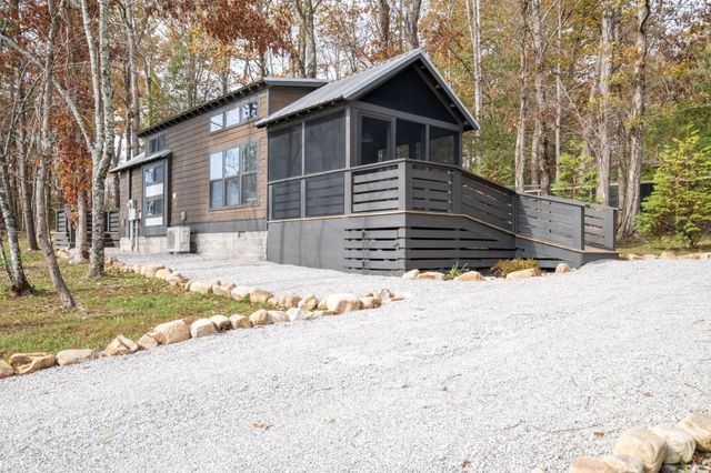 740 Waters Edge Way, Tracy City, TN 37387