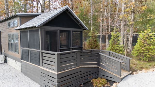 740 Waters Edge Way, Tracy City, TN 37387