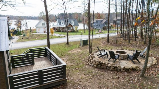 740 Waters Edge Way, Tracy City, TN 37387