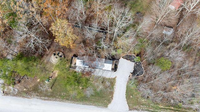 740 Waters Edge Way, Tracy City, TN 37387