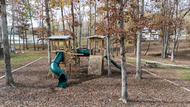 740 Waters Edge Way, Tracy City, TN 37387