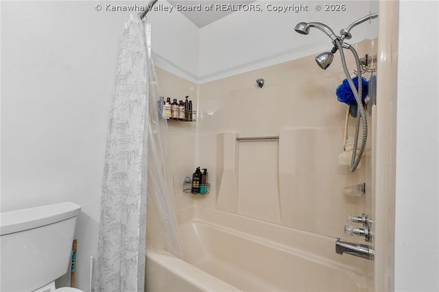 158 Ranch Lake Boulevard, Scott Depot, WV 25560