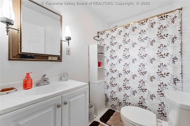 158 Ranch Lake Boulevard, Scott Depot, WV 25560