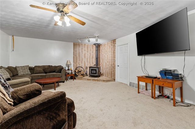 158 Ranch Lake Boulevard, Scott Depot, WV 25560