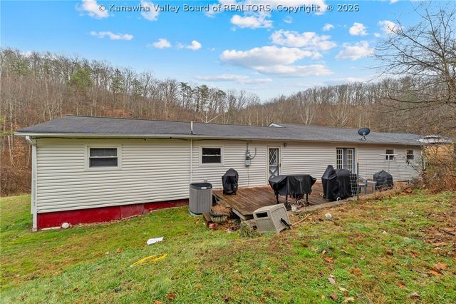 158 Ranch Lake Boulevard, Scott Depot, WV 25560