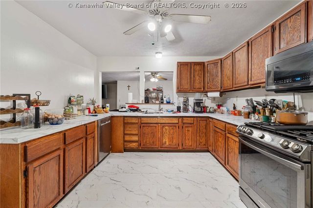 158 Ranch Lake Boulevard, Scott Depot, WV 25560