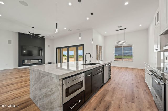 22123 W HARWELL Road, Buckeye, AZ 85326