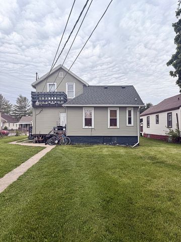 946 S Schuyler Avenue, Kankakee, IL 60901