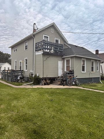 946 S Schuyler Avenue, Kankakee, IL 60901